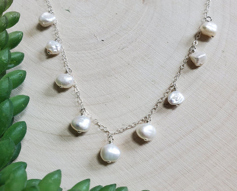Tiny Pearl Choker